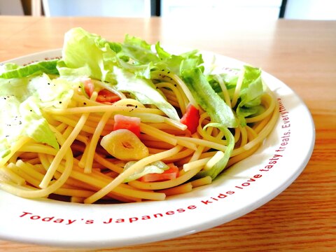 レタスとベーコンのパスタ